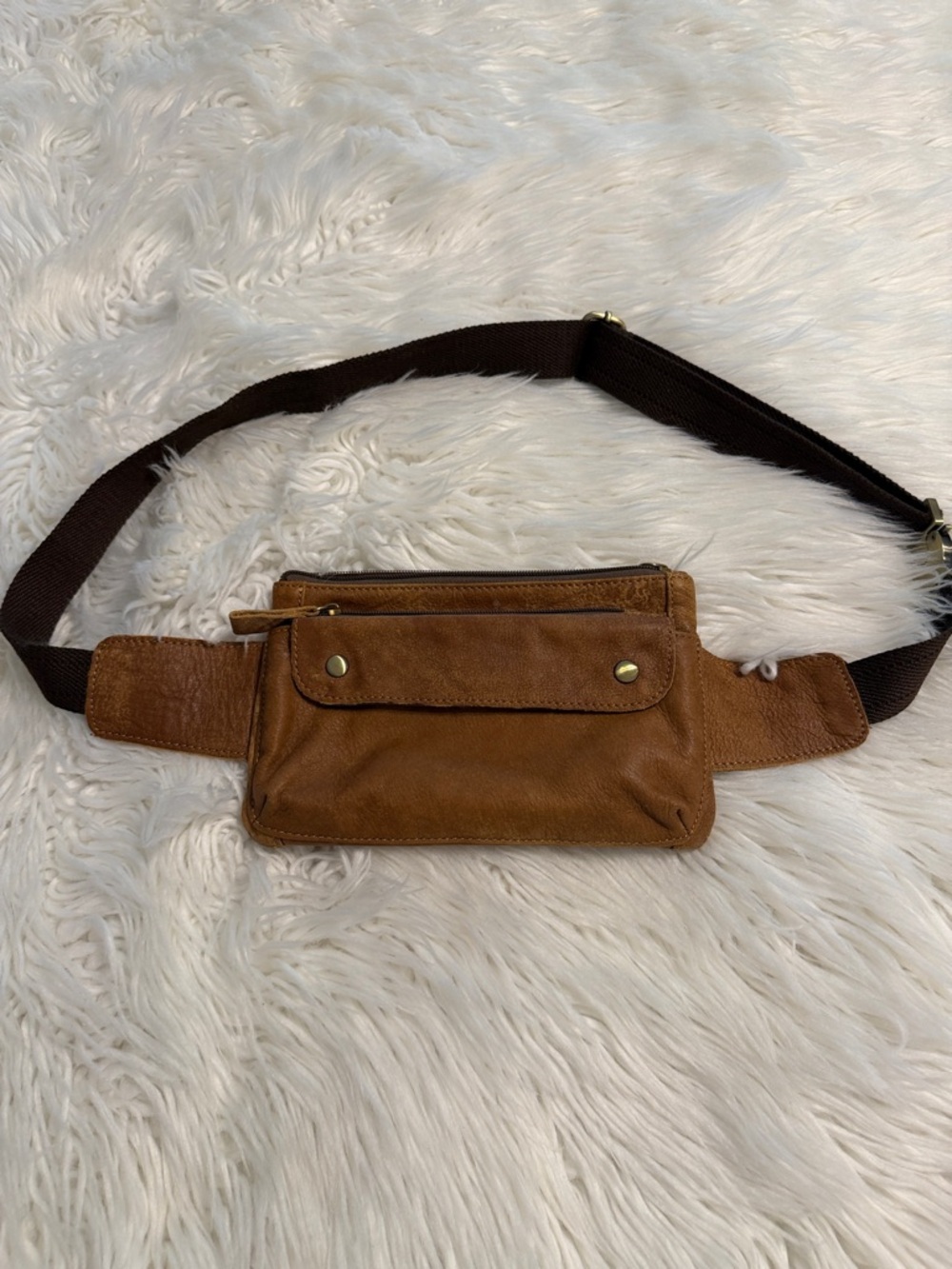 Handfree People Men's Brown Leather Waist Bag - Casual Hands-Free Carry